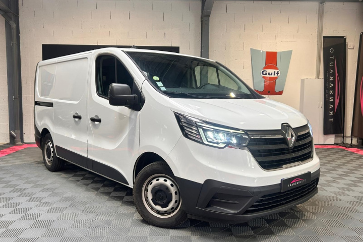 RENAULT TRAFIC FOURGON