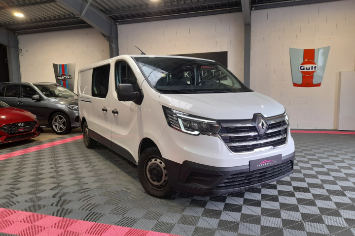 RENAULT TRAFIC CABINE APPROFONDIE