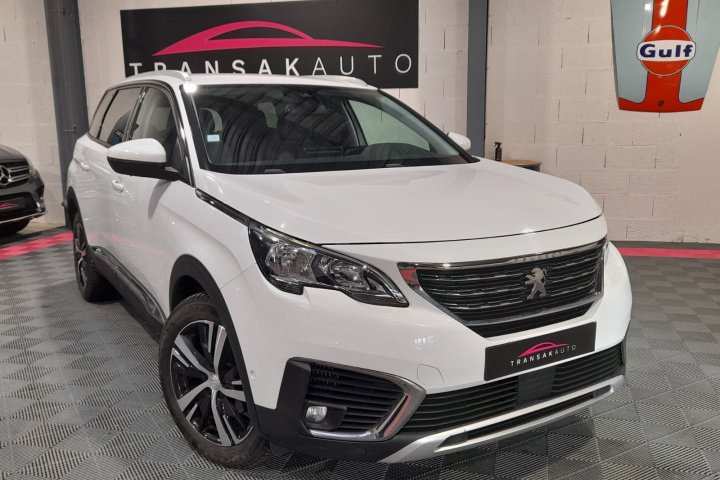 PEUGEOT 5008