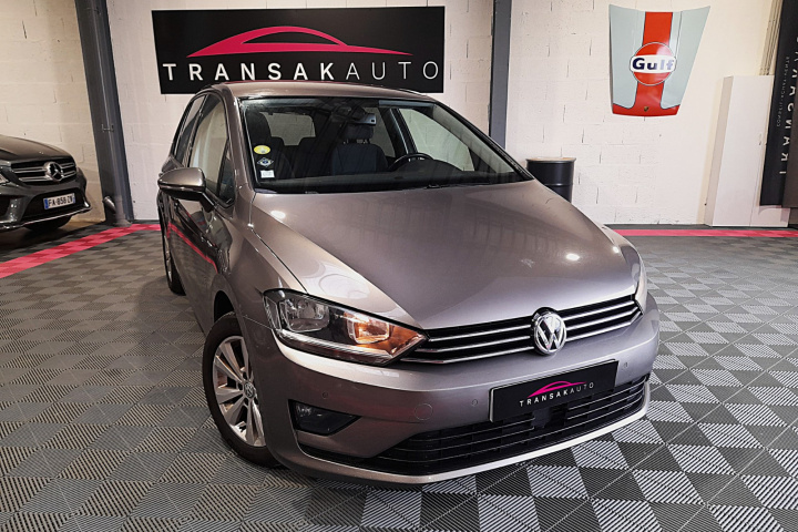 VOLKSWAGEN GOLF SPORTSVAN