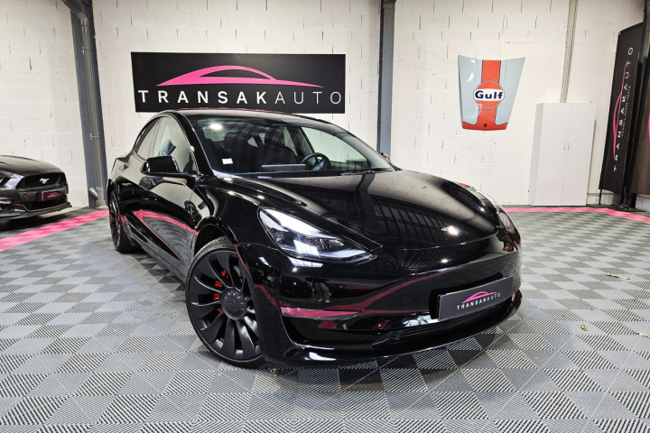 TESLA MODEL 3