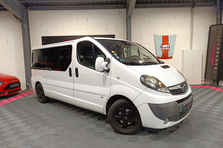 OPEL VIVARO TOUR